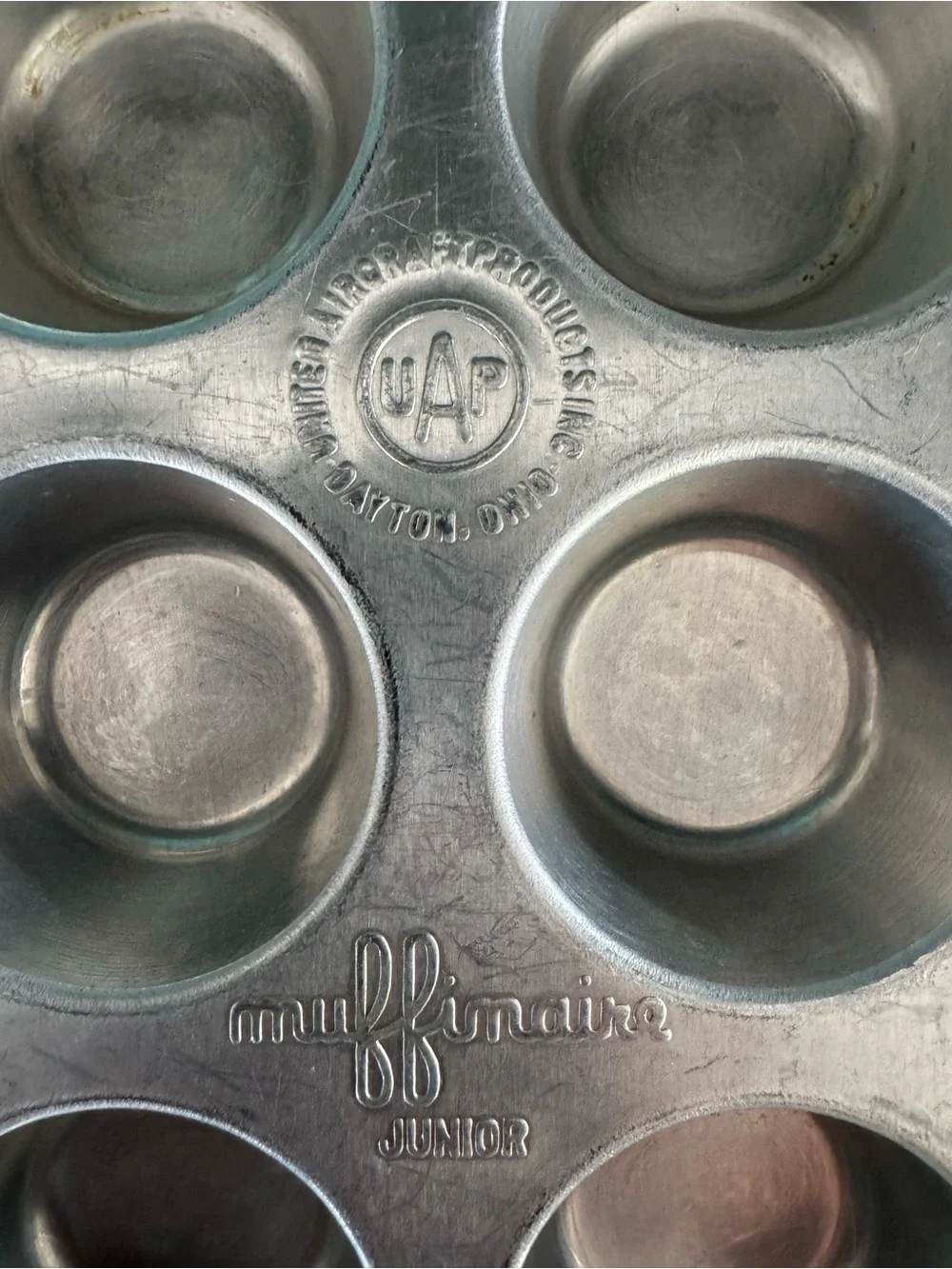 Vintage WWII era United Aircraft Products Muffinaire junior Muffin Tin